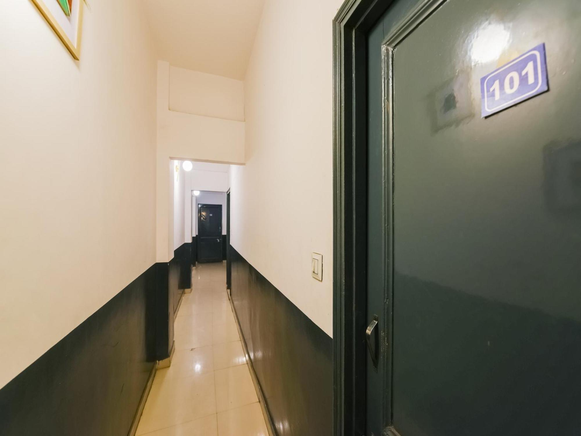 O Unique Delhi Hotel